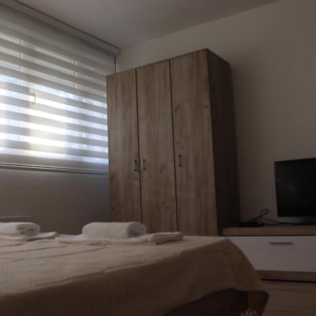 Apartman Lena Banovo Brdo Daire Belgrad Dış mekan fotoğraf