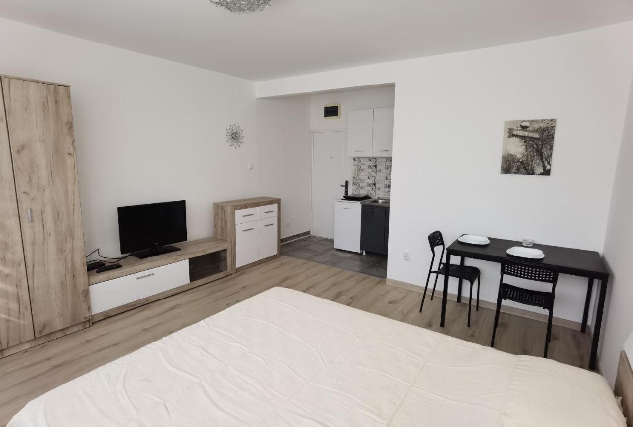 Apartman Lena Banovo Brdo Daire Belgrad Dış mekan fotoğraf