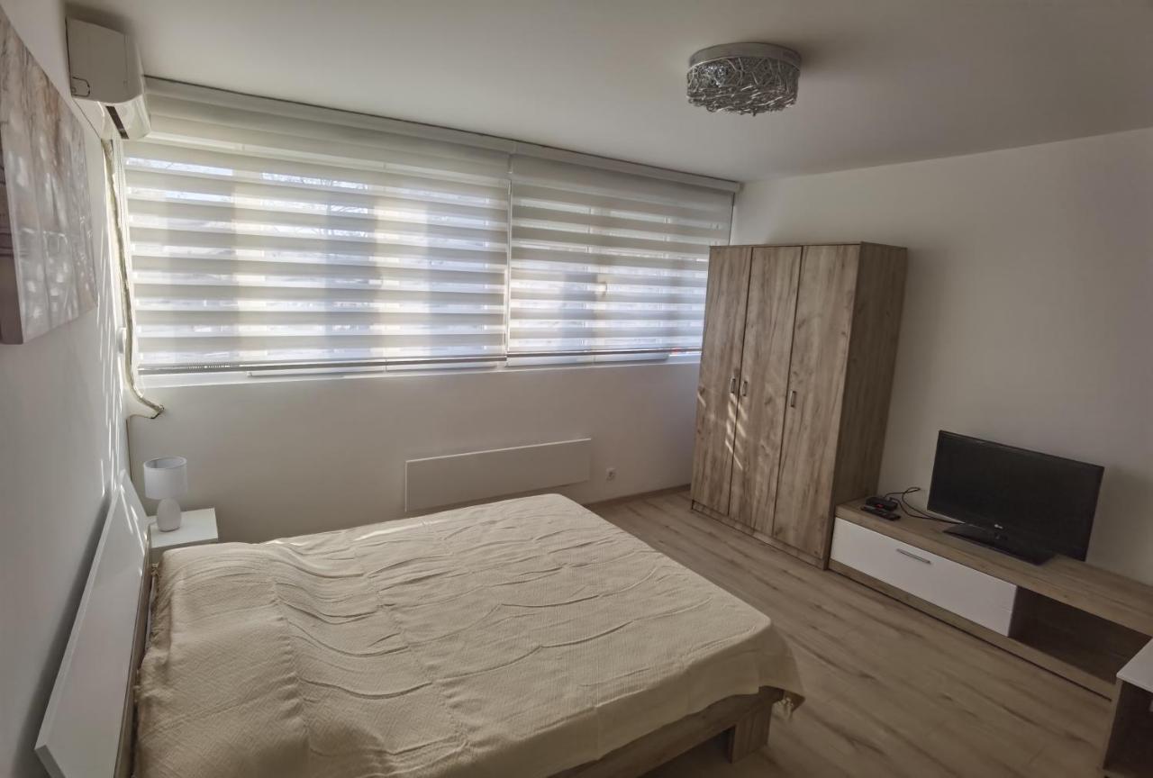 Apartman Lena Banovo Brdo Daire Belgrad Dış mekan fotoğraf